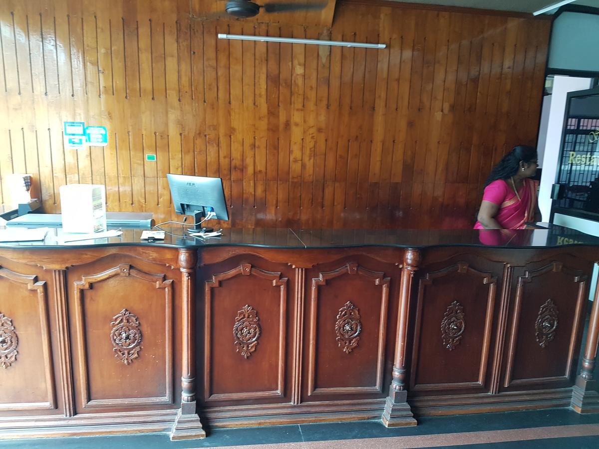 Hotel Boban Plaza Thiruvananthapuram Bagian luar foto