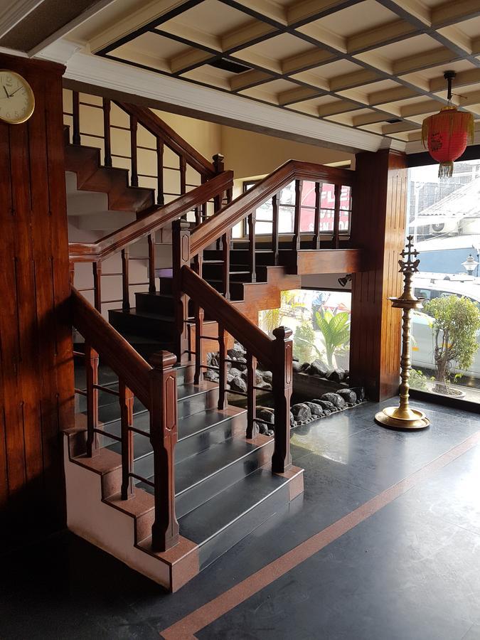 Hotel Boban Plaza Thiruvananthapuram Bagian luar foto