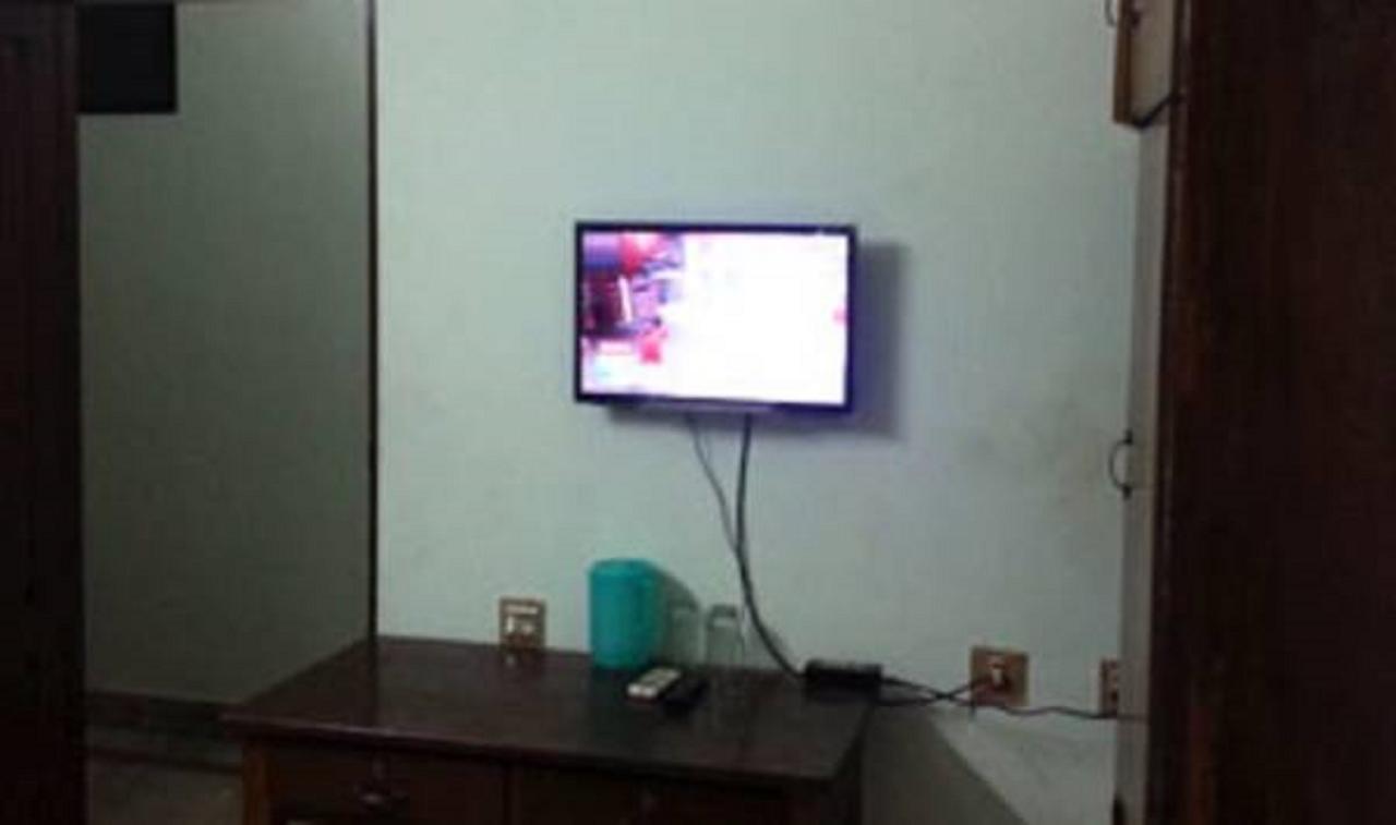 Hotel Boban Plaza Thiruvananthapuram Bagian luar foto
