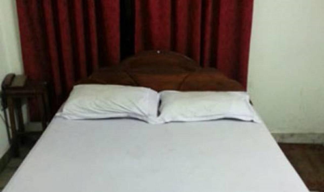 Hotel Boban Plaza Thiruvananthapuram Bagian luar foto